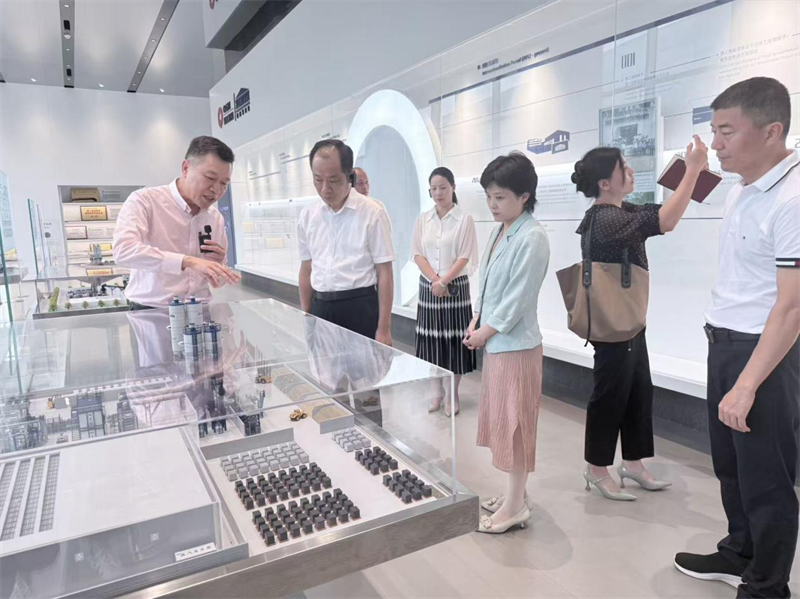 Taiwaneko Autogobernu Demokratikoko Ligako Quanzhou udalerri batzordearen gainbegiratze demokratiko berezia Quangong Co., Ltd. ikerketarako bisitatu zuen