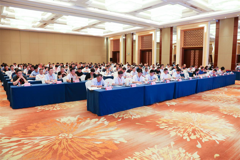 QGM 2025eko Eraikuntzako Materialen Makineria Normalizatzeko Konferentzian parte hartzera gonbidatu zuten